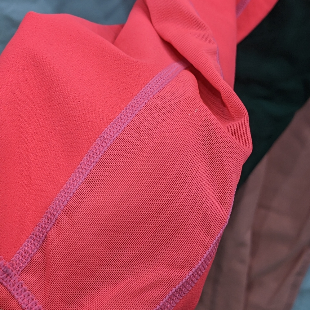 Hot pink crop fabletics leggings